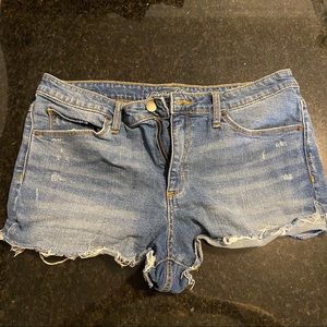 Universal Thread Jean Shorts. Size 12/31 R